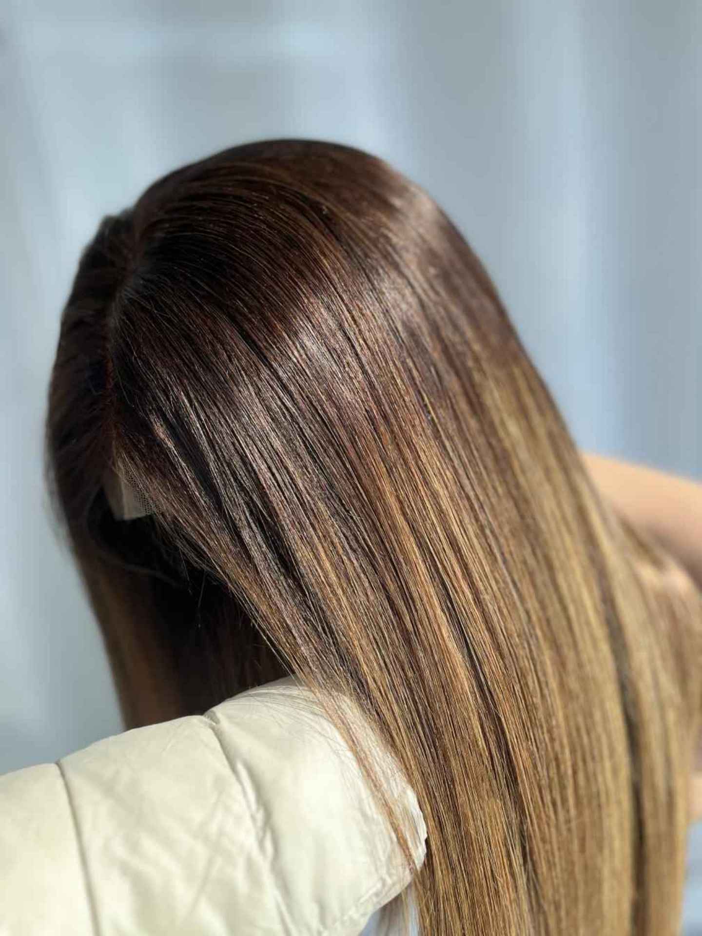 SOLARA highlighted human hair wig hair detail